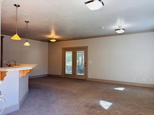 Photo - 409 Cobblestone Dr