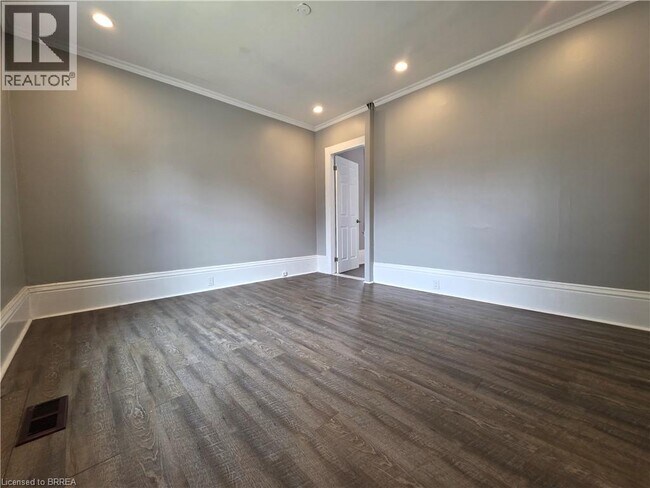 Photo - 109 Sydenham St