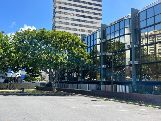 Photo - Mo?ili?ili Gem! 1-Bed Condo with Washer/Dr... Unit 207