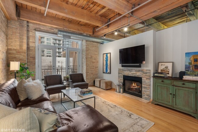 Photo - 375 W Erie St Unit 301