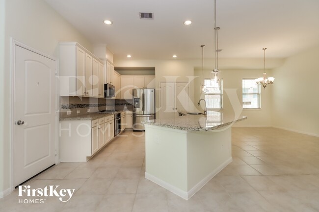 Photo - 23810 Via Viale Dr