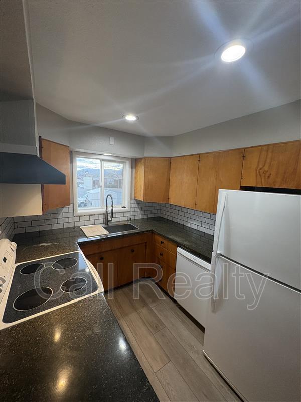 Photo - 12324 E Broadway Ave Unidad 3