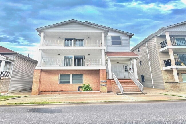 Building Photo - 264 Custer Ave Rental