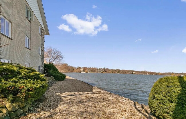 Photo - 84 W Belvidere Rd