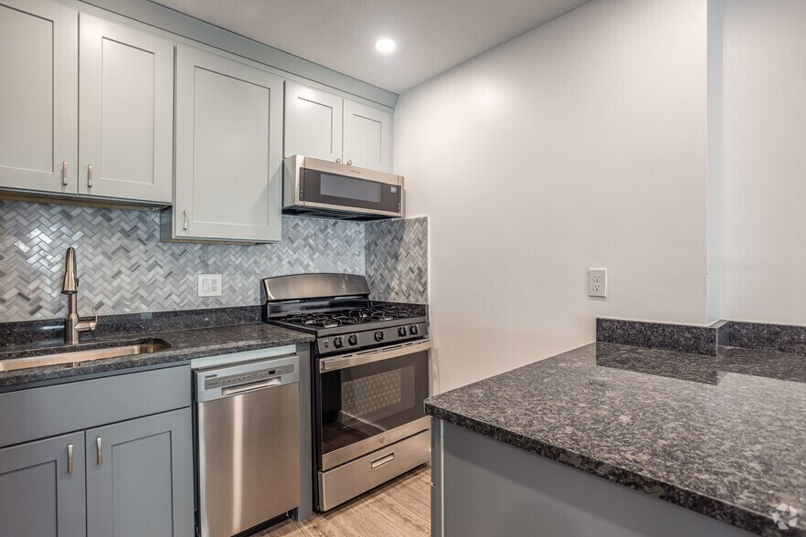 2BR, 1BA