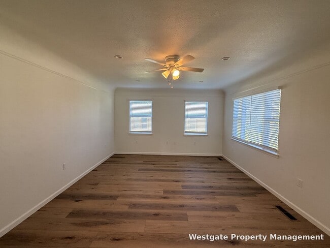 Photo - 1346 Skillman Ln