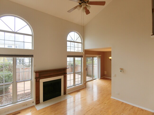 Photo - 905 Sturnbridge Ct