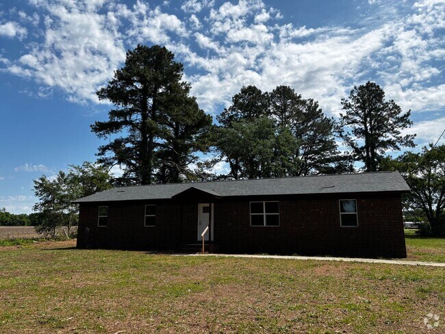 Building Photo - Remodeled Brick Ranch Home