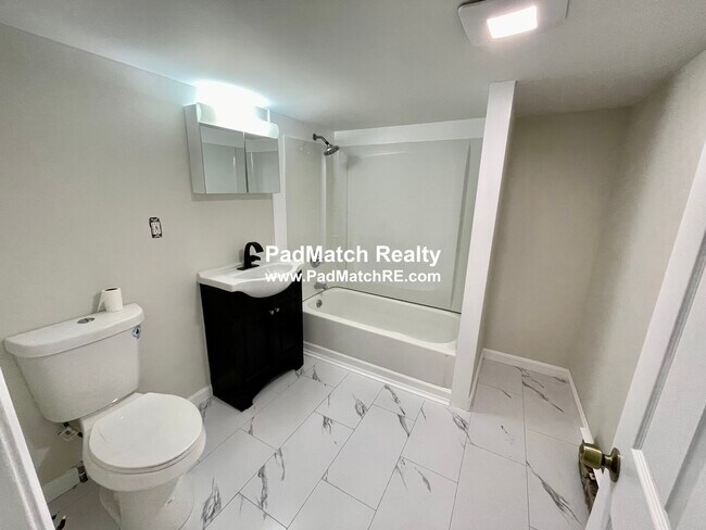 Photo - 33 Lens St Unit 1