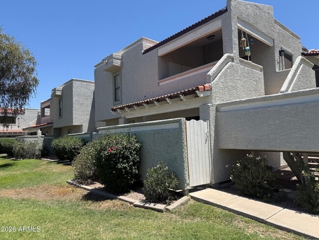 Photo - 850 S River Dr