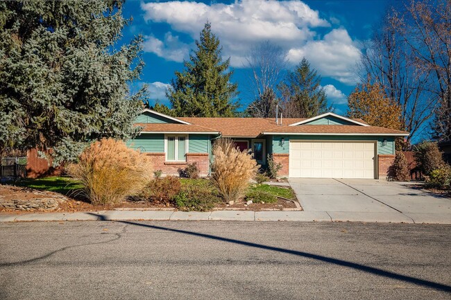 Photo - Heart of Eagle 4 Bed 2 Bath Home