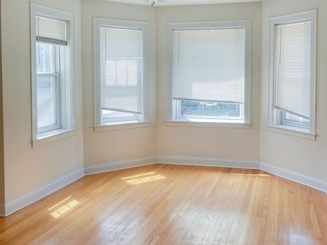 2215 W Foster Ave Unit 1