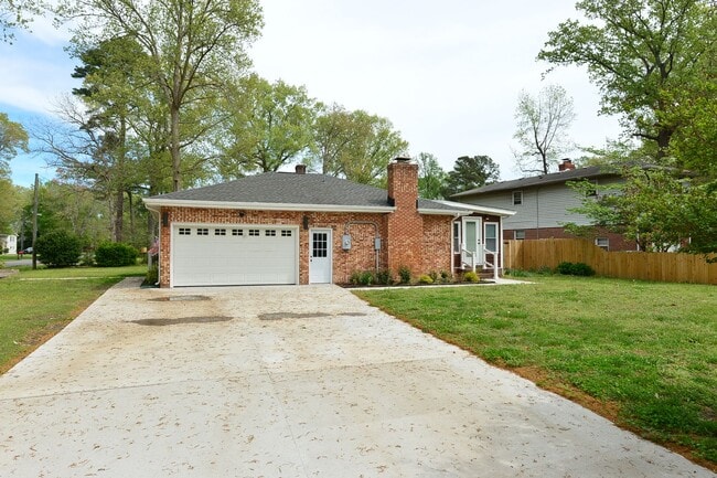 Photo - 817 Englewood Dr