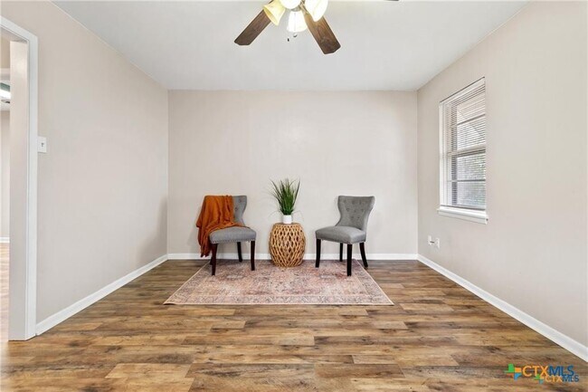 Photo - 1006 San Antonio St