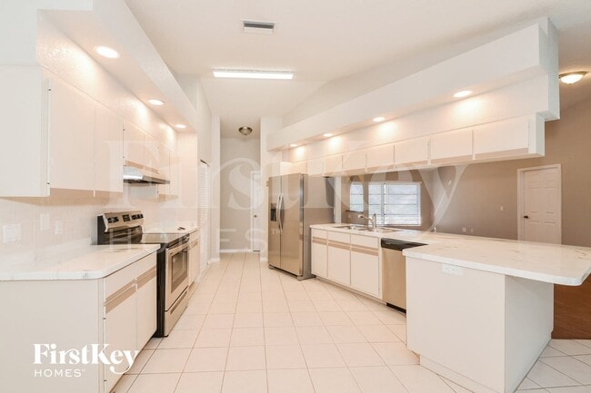 18220 Hottelet Cir