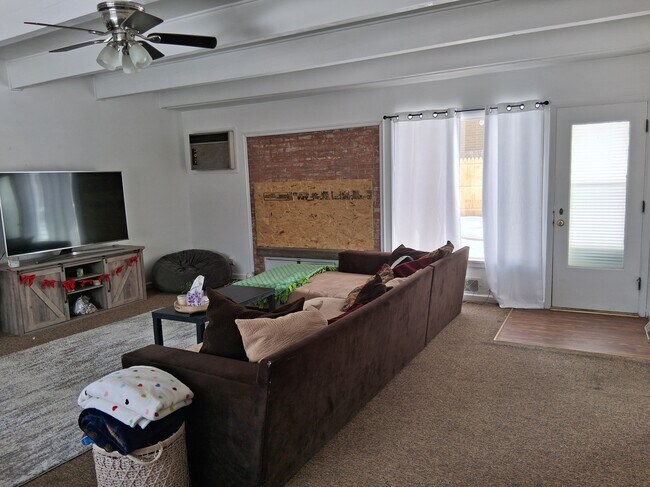 Photo - Joyanne Court