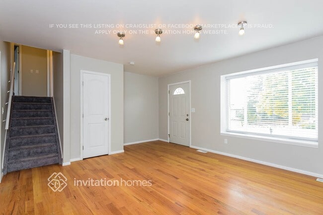 Photo - 227 Poppy St