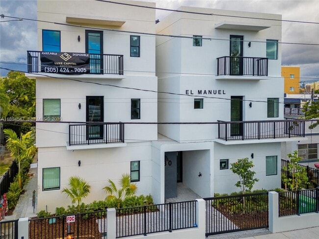 Building Photo - 530 SW 11th Ave Unit 201