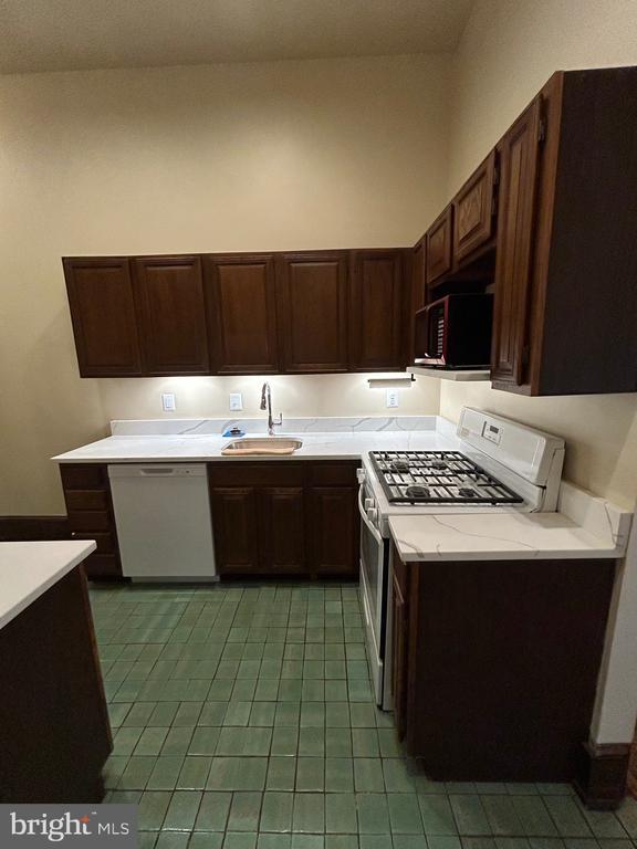 Photo - 2352 Eutaw Pl