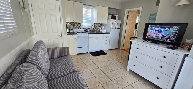 Photo - 12 G St Unidad 45