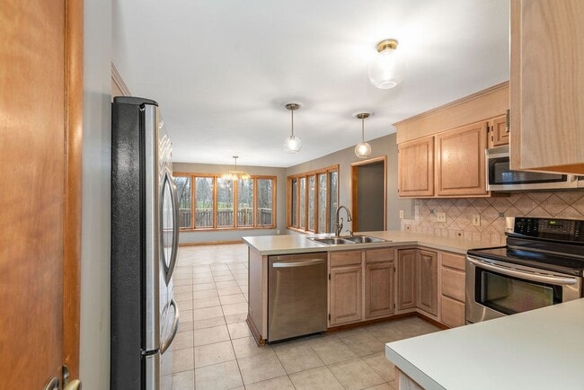 Photo - 3293 Greenleafe Dr