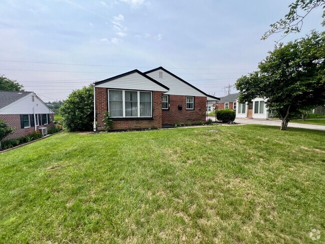 Building Photo - Stunning Single Family Home in King of Pru...