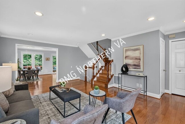 Photo - 43790 Laburnum Square