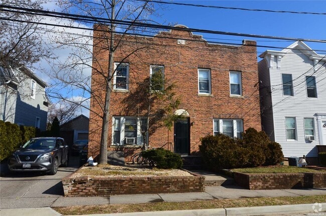 Building Photo - 11 Herbert Ave Rental