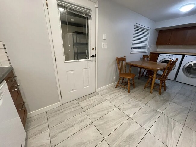 Photo - 594 Westley Ave