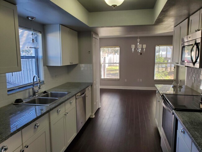 Photo - 11928 Atlin Dr