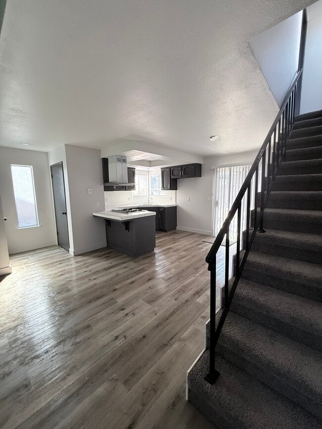 Mucho espacio de almacenamiento y acceso al patio n.º 1 - 1128 S Edison St