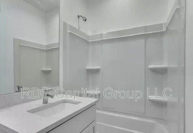 Avenue 3275