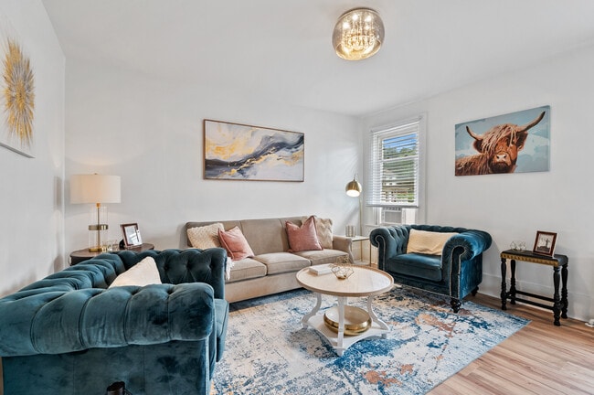 Photo - 215 Center Ave