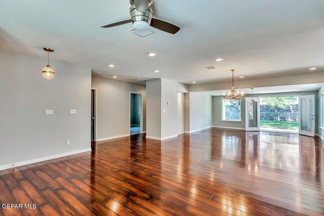 Photo - 9208 Shaver Dr