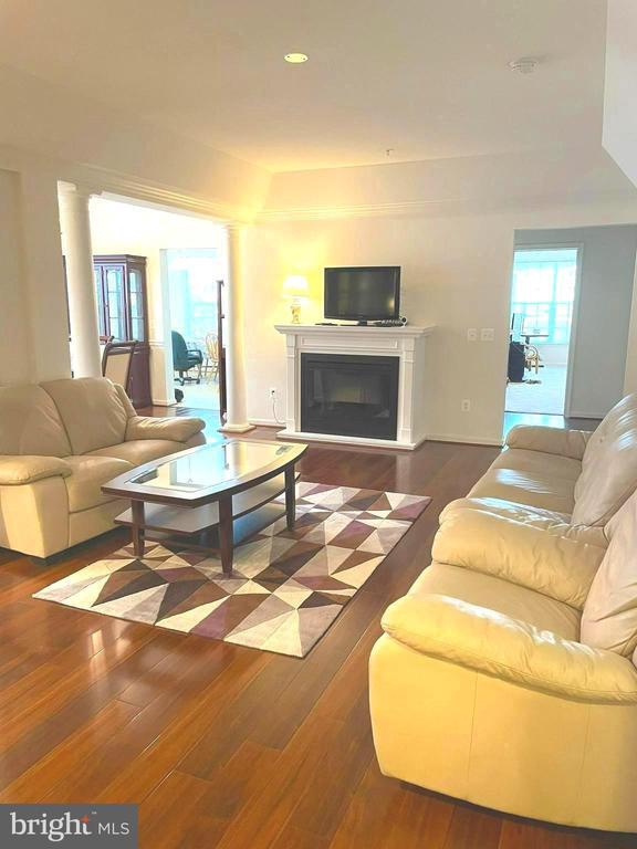 Photo - 7401 Travertine Dr Unidad 302