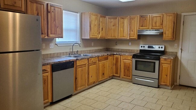 Photo - 2608 E Maple Ave