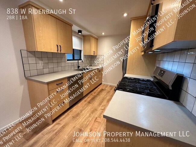 Photo - 838 W Ridenbaugh St