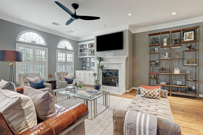 Photo - 2810 Helena St