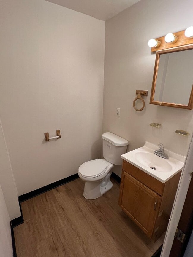 Photo - Amazing 3 bedrooms 1.5 bathrooms
