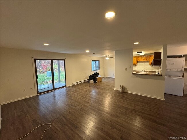 Photo - 33 Scarborough Ln Unit B