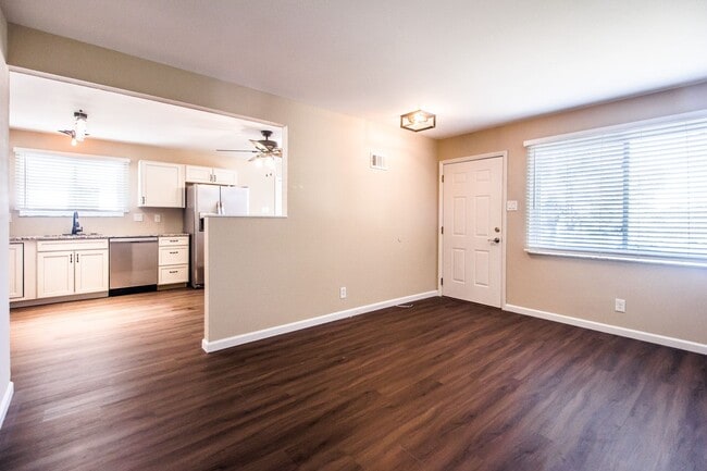 Photo - Pet Friendly, Renovated Home in Fox School District Unidad 2365
