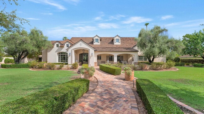 Building Photo - 6248 E Montecito Ave