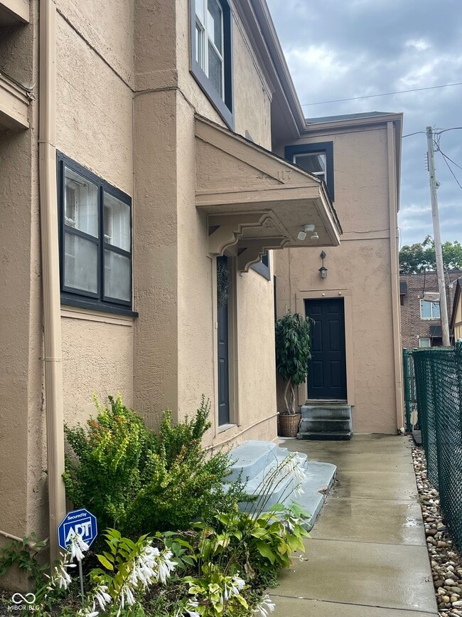 Building Photo - 115 E 36th St