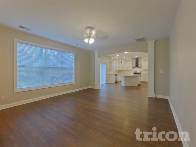 Photo - 428 Castlebury Ct