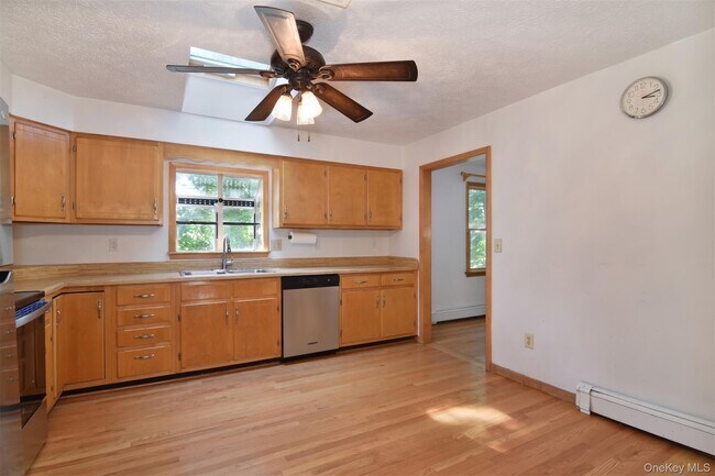 Photo - 32 Springwood Ave
