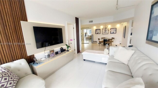 Photo - 1000 W Island Blvd Unidad 508