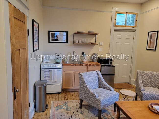 2106 Robert St