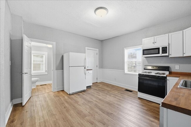 Photo - 453-453 S Keystone Ave Unit 453 S Keystone Ave