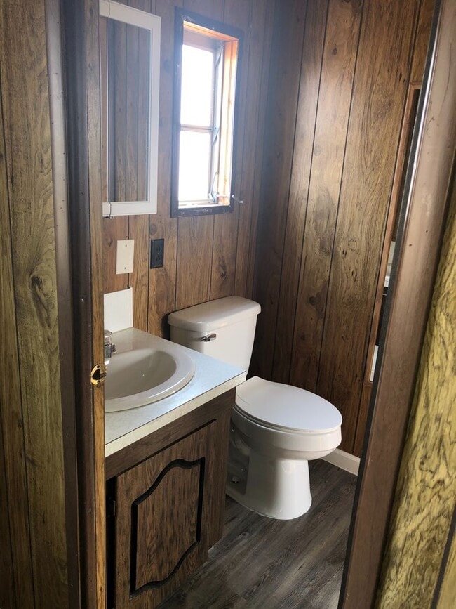 Photo - 307 J Waldo Way