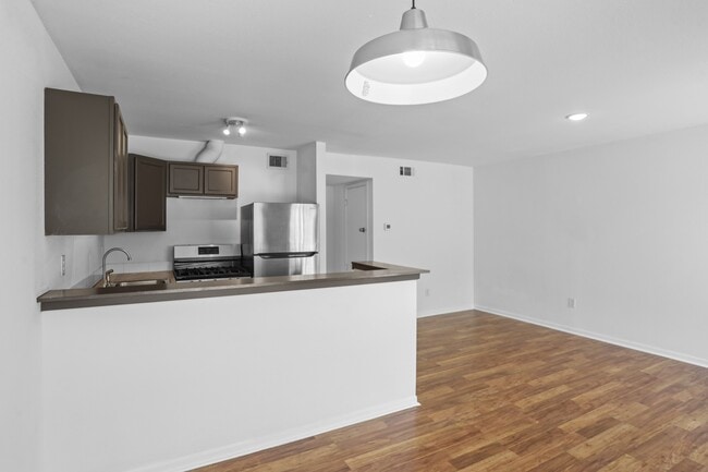 Photo - 1408 Hughes St Unit 4